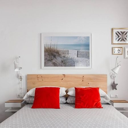 Stylish Apartment With Terrace For Couple Or Family Barcelona Exterior photo